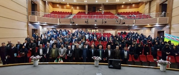 مراسم جشن پیروزی انقلاب اسلامی و تکریم یاوران علمی دانشگاه برگزار شد